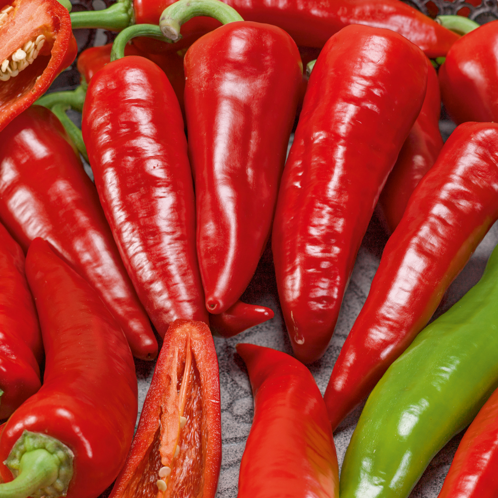 Mama Mia Rosso F1 Hybrid Sweet Pepper Seeds - 300 Mg Packet - Garden